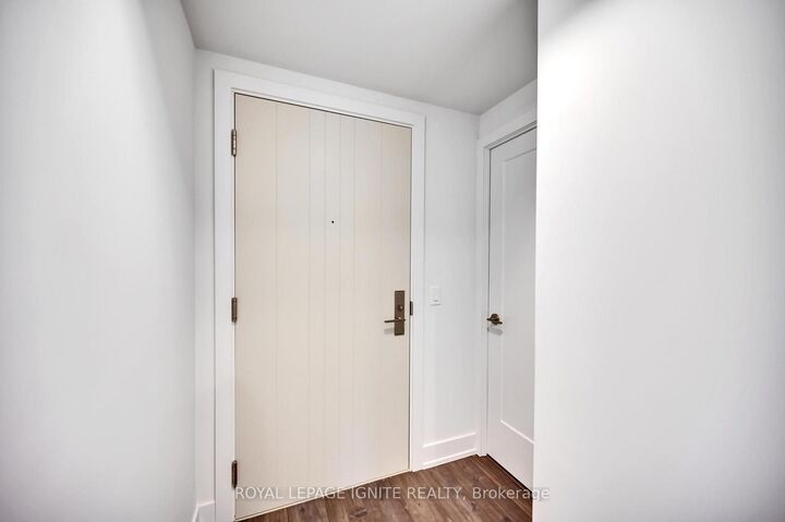 Property Photo:  2550 Simcoe Street N 905  ON L1L 0R5 