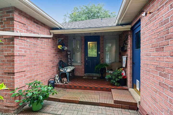 Property Photo:  66 Hutchinson Drive  ON L9R 1M2 