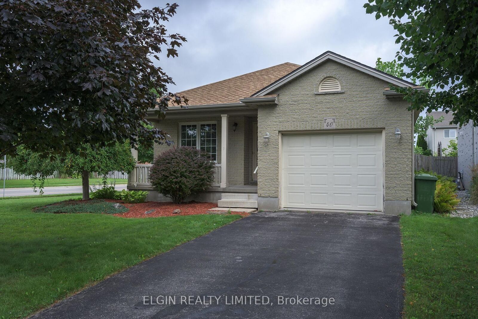 Property Photo:  40 Schreyer Drive  ON N5R 6G9 