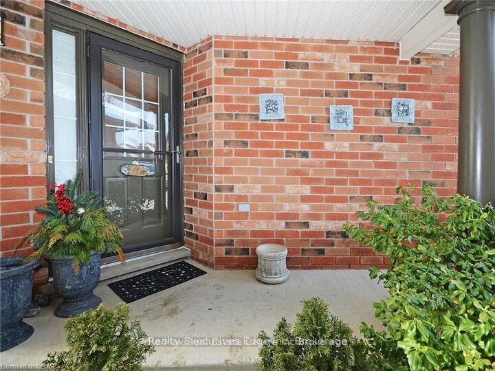 Property Photo:  197 Farley Drive Main  ON N1L 1L7 