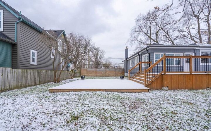 Property Photo:  361 Beach Boulevard W Main  ON L8H 6W4 