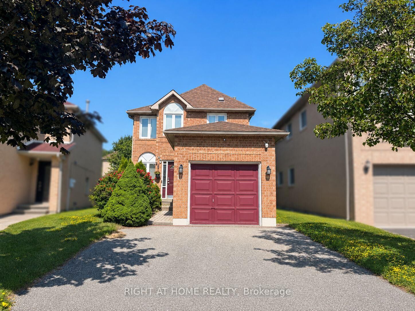 Property Photo:  10 Banner Rd Road  ON L6X 4K6 