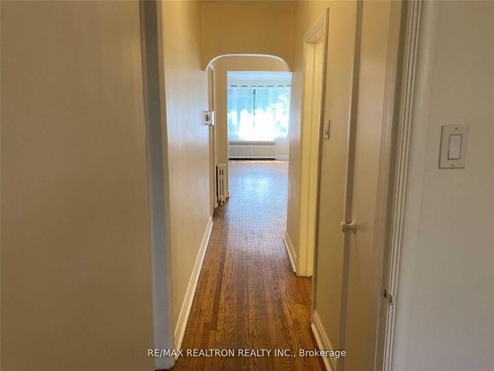 Property Photo:  22 Gormley Avenue Main  ON M4V 1Y8 