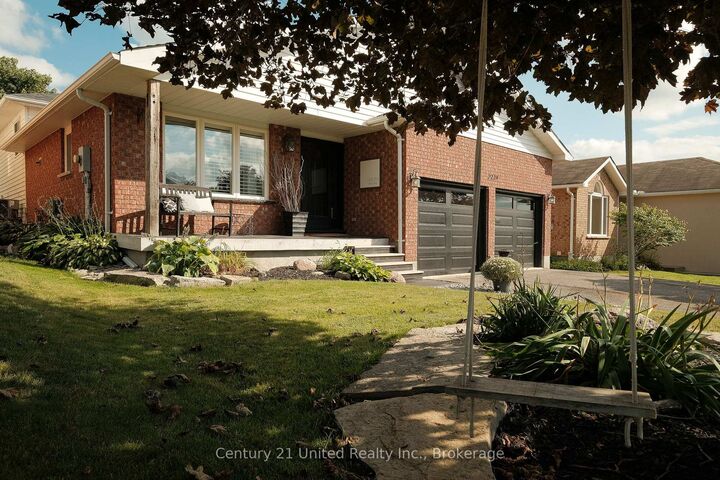 Property Photo:  2229 Lorraine Drive  ON K9L 1Y6 