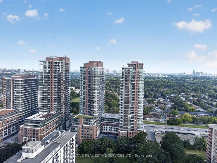 Property Photo:  4000 Eglinton Avenue W 824  ON M9A 4M2 
