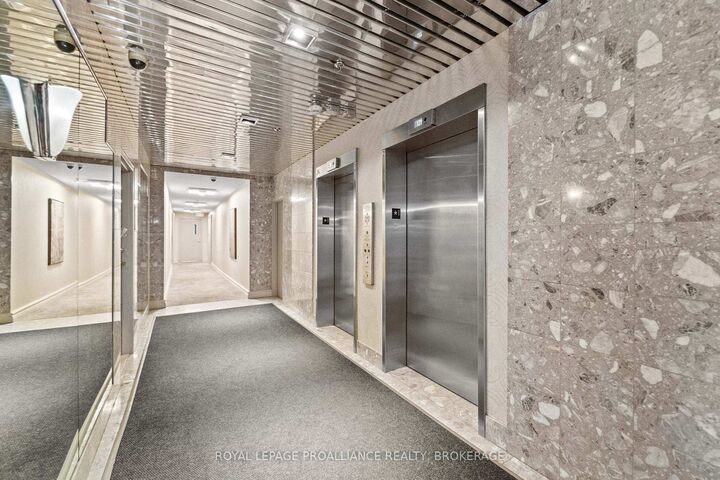 Property Photo:  1000 King Street W 1401  ON K7M 8H3 