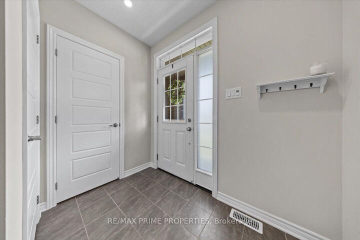 Property Photo:  350 Sweetfern Crescent  ON K4A 1A5 