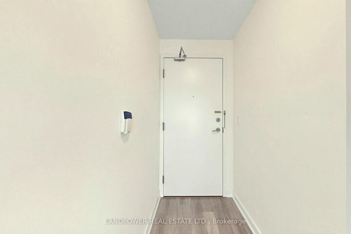 Property Photo: 36 Lee Centre Drive 1801 ON M1H 3K2