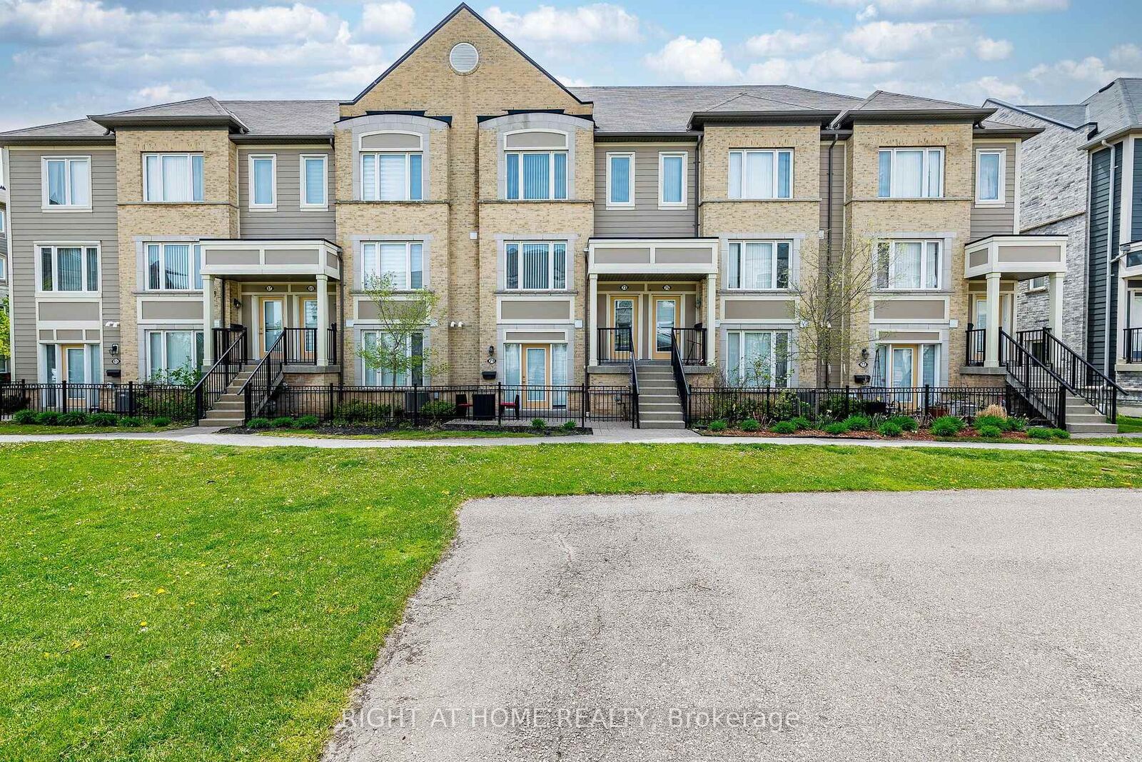 Property Photo:  5650 Winston Churchill Boulevard W 73  ON L5M 0L7 