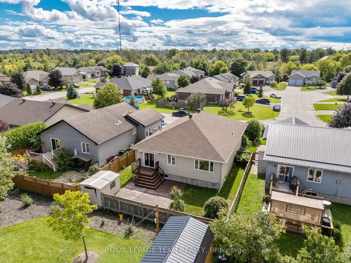 Property Photo:  141 Raina Way  ON K0G 1J0 