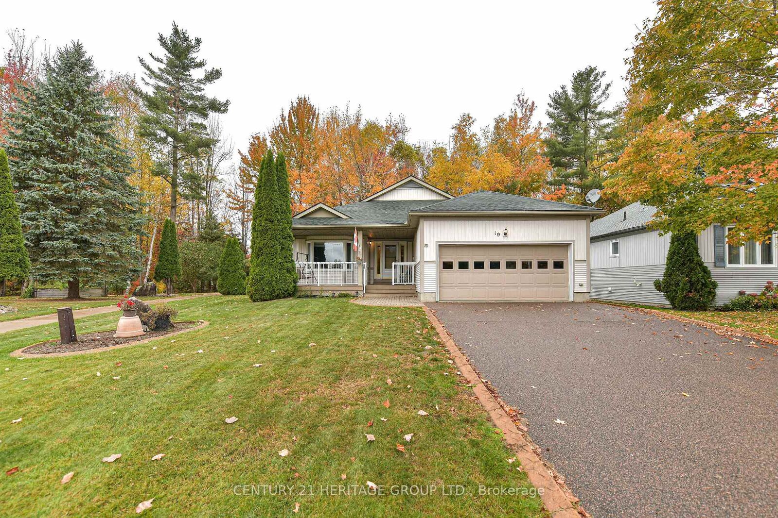 Property Photo:  19 Springwood Crescent  ON P1P 1Z1 