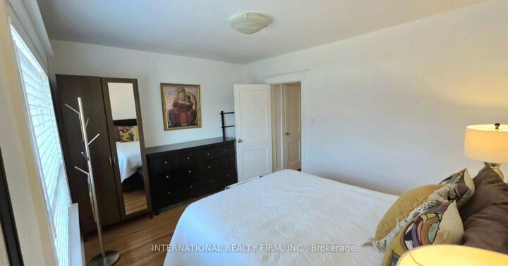 Property Photo:  75 Auburn Avenue 2  ON M6H 2L8 