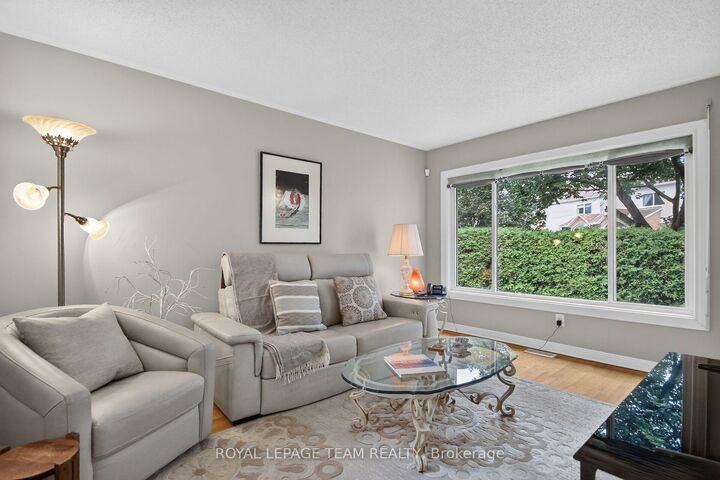 Property Photo:  72 Sheppard's Glen Avenue  ON K2M 2M9 