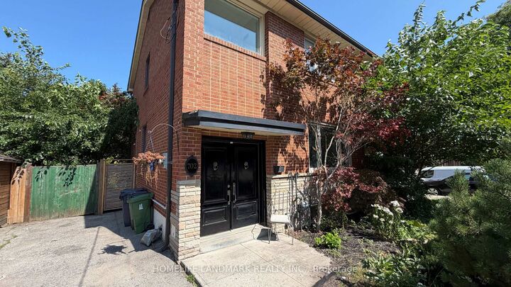 Property Photo:  702 Sheppard Ave E Avenue E  ON M2K 1B7 
