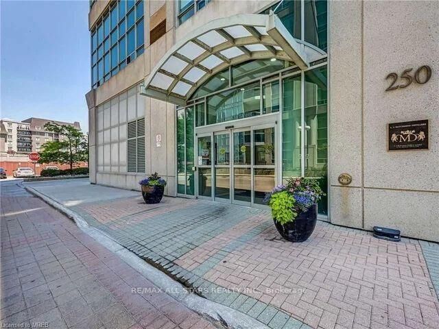 Property Photo: 250 Manitoba Street 621 ON M8Y 4G8