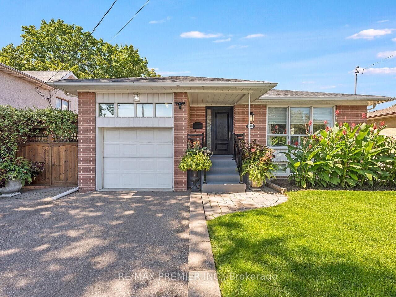 Property Photo:  2894 Weston Road  ON M9M 2S5 