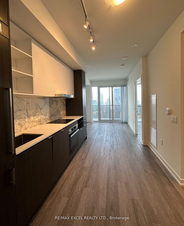 Property Photo:  55 Cooper Street 5915  ON M5E 0G1 