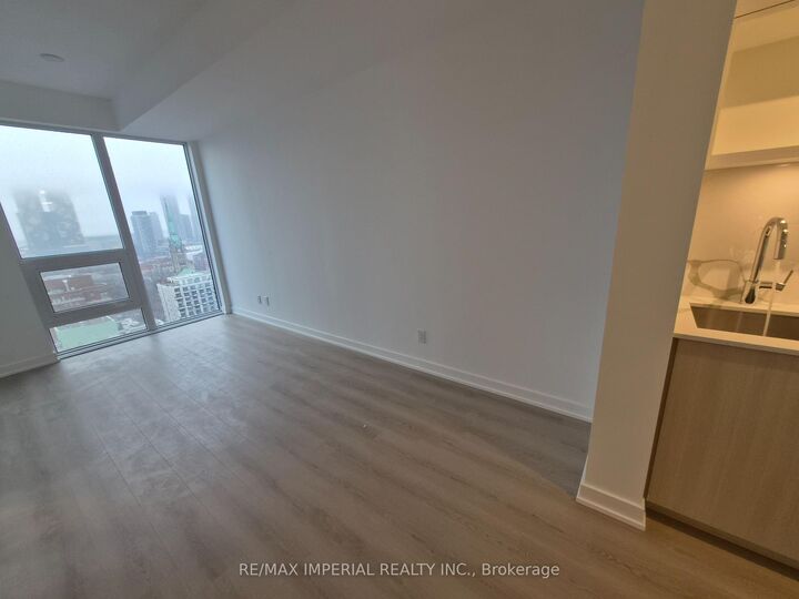 Property Photo:  100 Queen Street S 2606  ON M5C 0B5 