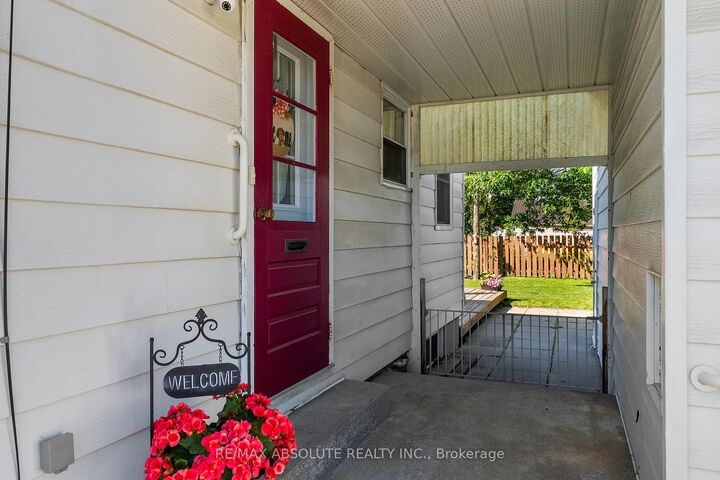 Property Photo:  232 Alicia Street  ON K7S 1H2 
