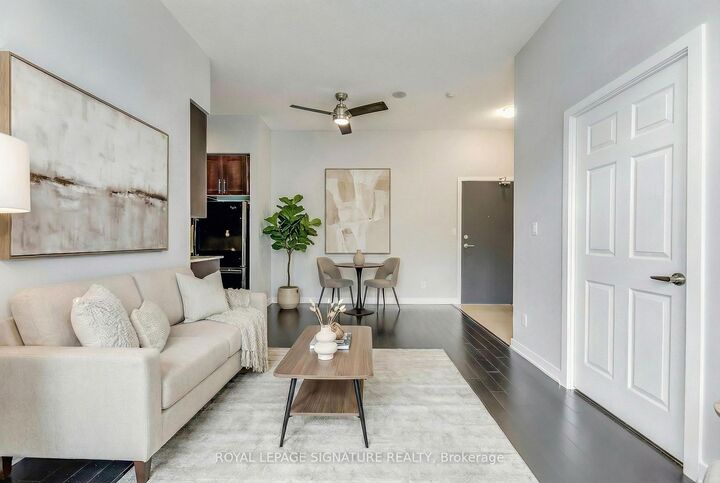 Property Photo:  4070 Confederation Parkway 311  ON L5B 0E9 