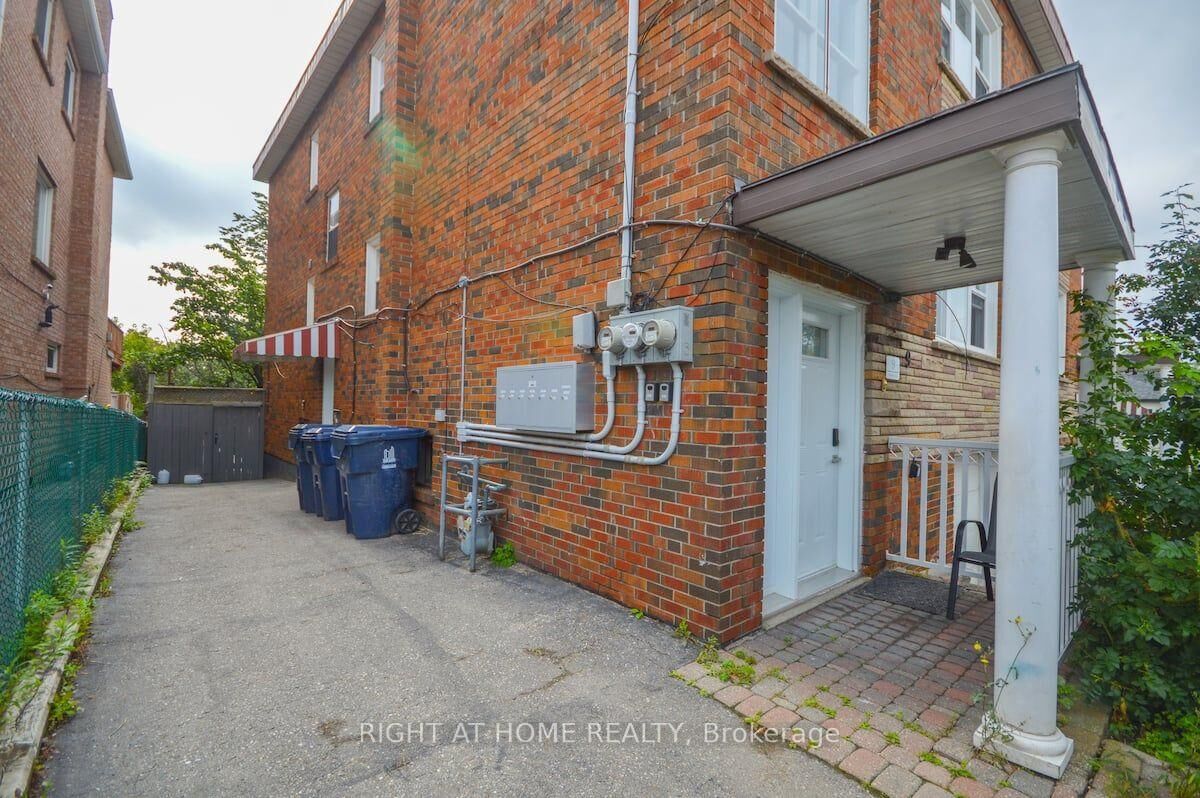 Property Photo:  9 Donald Avenue 1  ON M6M 1J7 