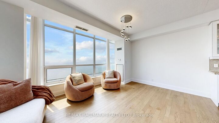 Property Photo:  1910 Lake Shore Boulevard W 1607  ON M6S 1A2 