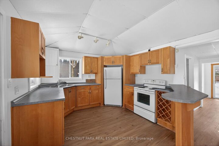 Property Photo:  3410 Beachview Avenue  ON L0K 1G0 