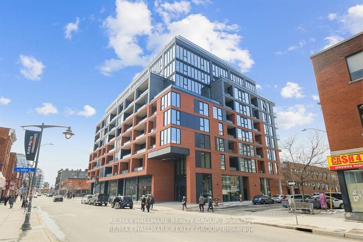 Property Photo:  