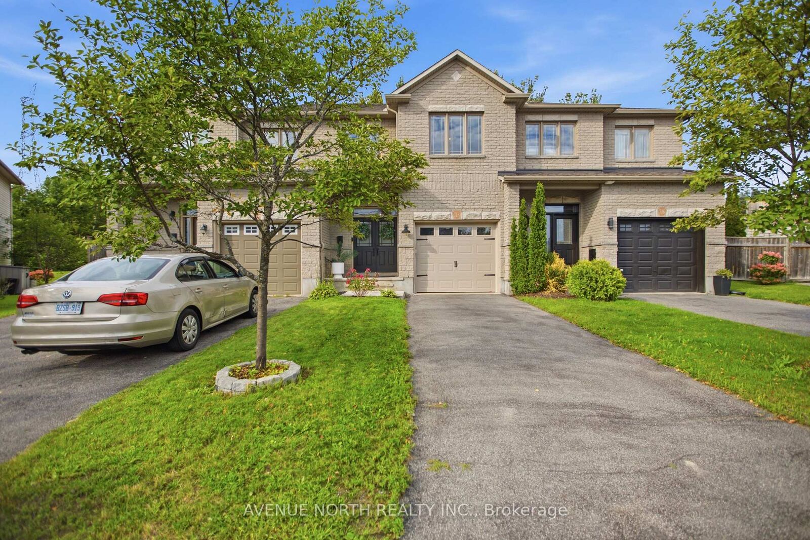 Property Photo:  718 Percifor Way  ON K1W 0E4 