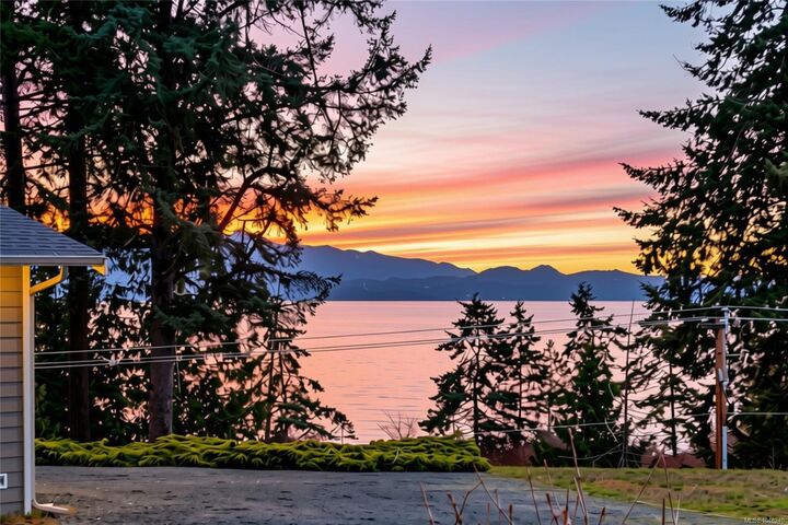 Property Photo:  3043 Raymur Pl  BC V9K 2N9 