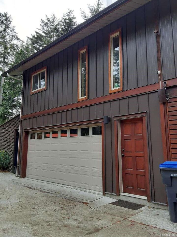 Property Photo:  733 Berry Point Rd  BC V0R 1X1 