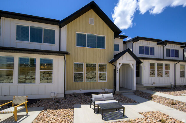 Property Photo: 1716 W Viola Ln 3017 UT 84045