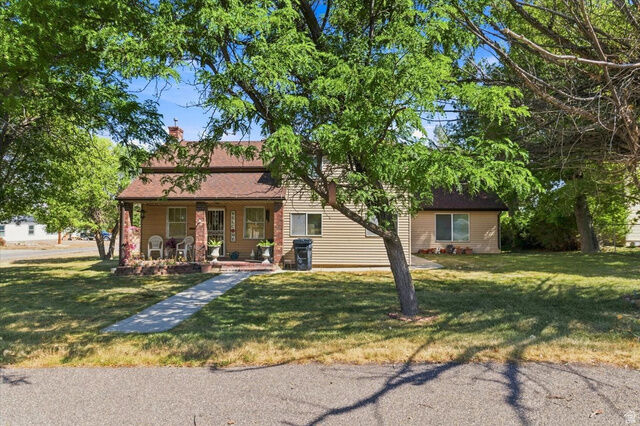 Property Photo:  107 E 200 N  UT 84647 
