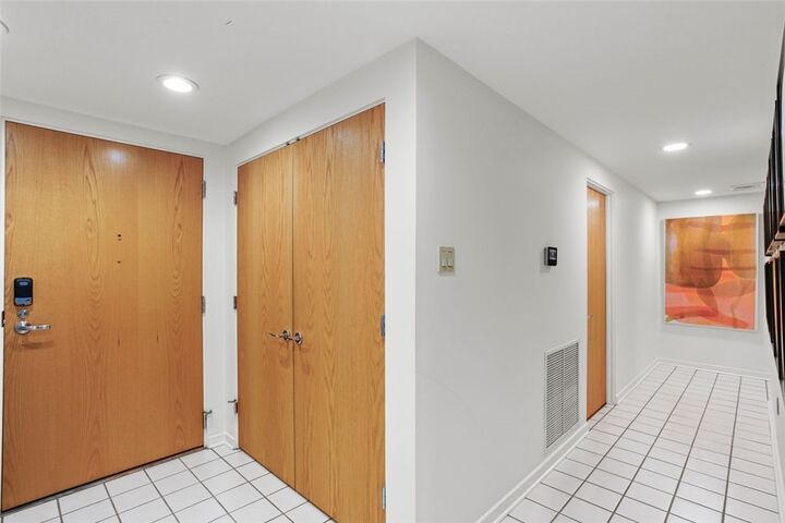 Property Photo:  5000 Fifth Avenue 308  PA 15232 