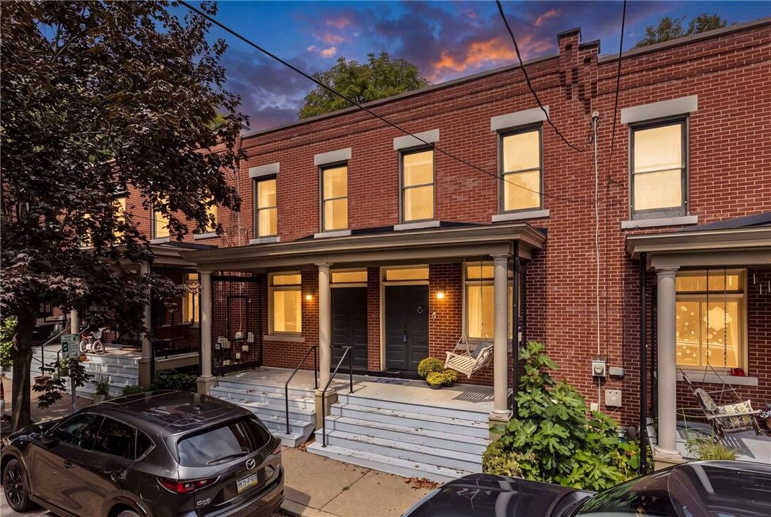 Property Photo:  4 Clarendon Place  PA 15206 