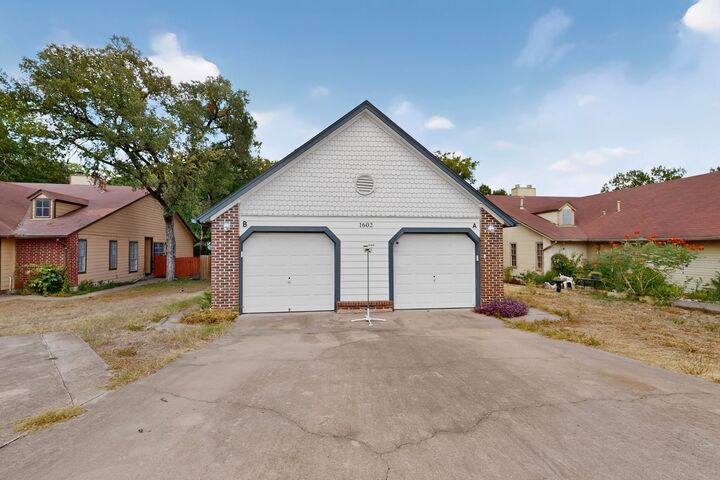 Property Photo:  1602 Waterloo Trail B  TX 78704 