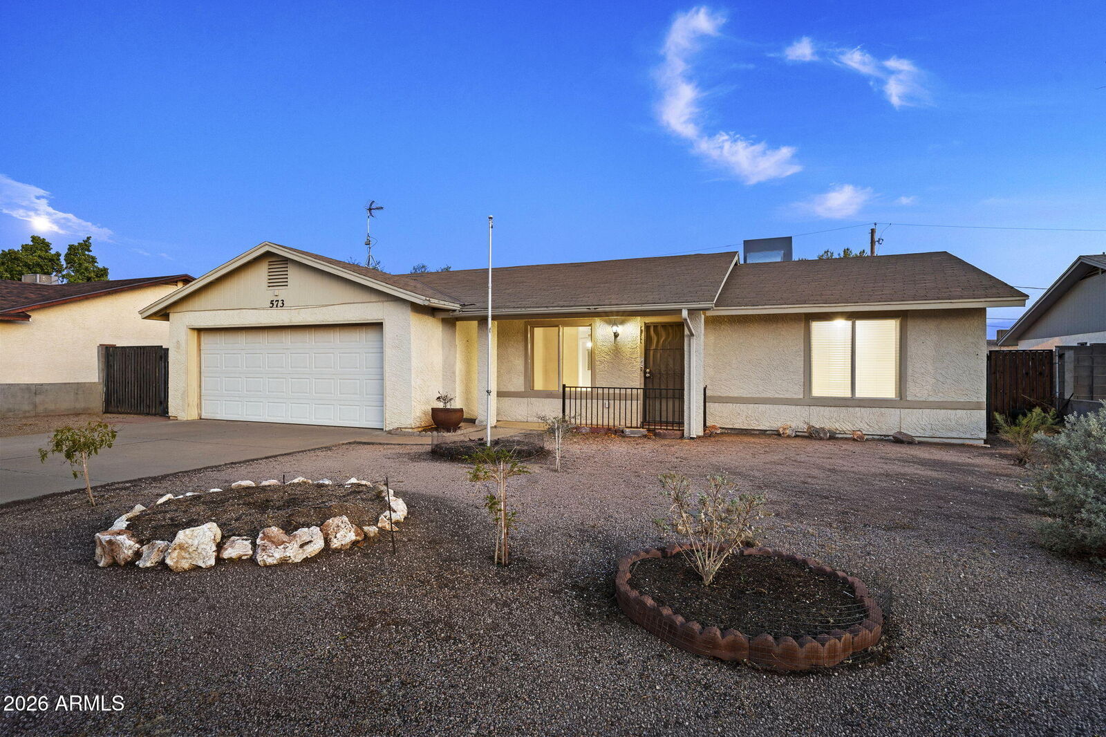 Property Photo:  573 E Linda Avenue  AZ 85119 
