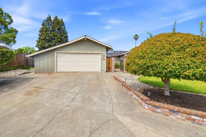 Property Photo:  150 Dodge Court  CA 94558 