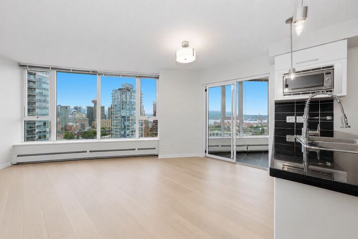 Property Photo:  689 Abbott Street 2901  BC V6B 0J2 