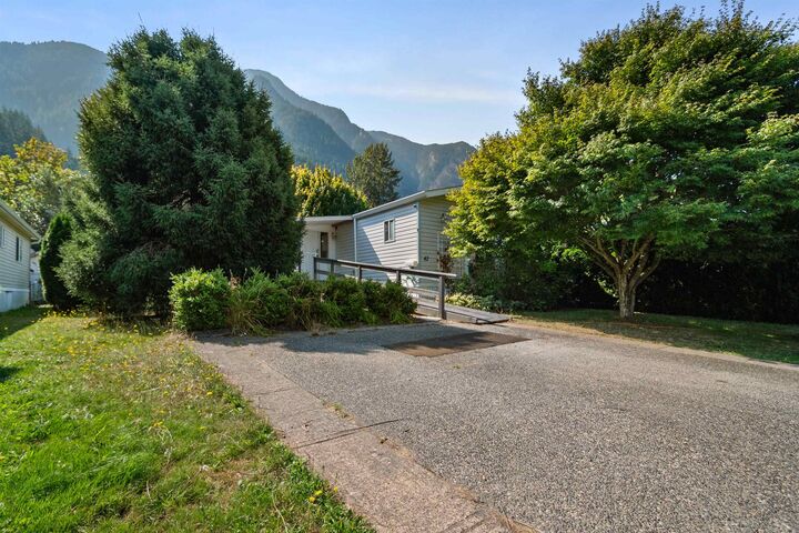 Property Photo:  62790 Flood Hope Road 42  BC V0X 1L2 