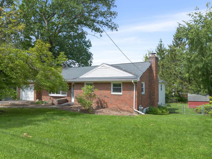Property Photo:  905 Beechwood Ln  NY 13850 