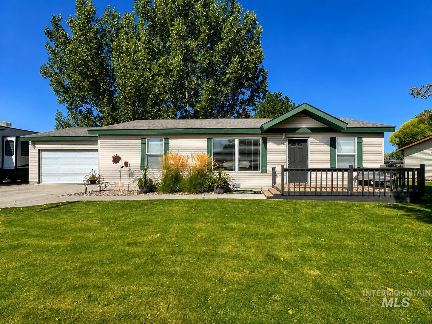 Property Photo: 658 Crocus Ln ID 83347