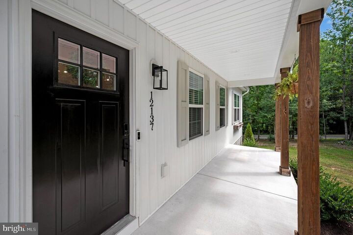 Property Photo: 12137 Ridge Road VA 22485
