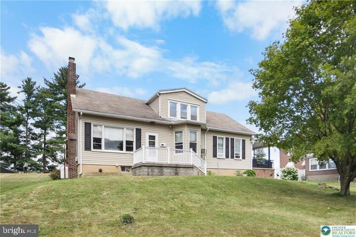 Property Photo:  1740 E Elk Avenue  PA 17901 