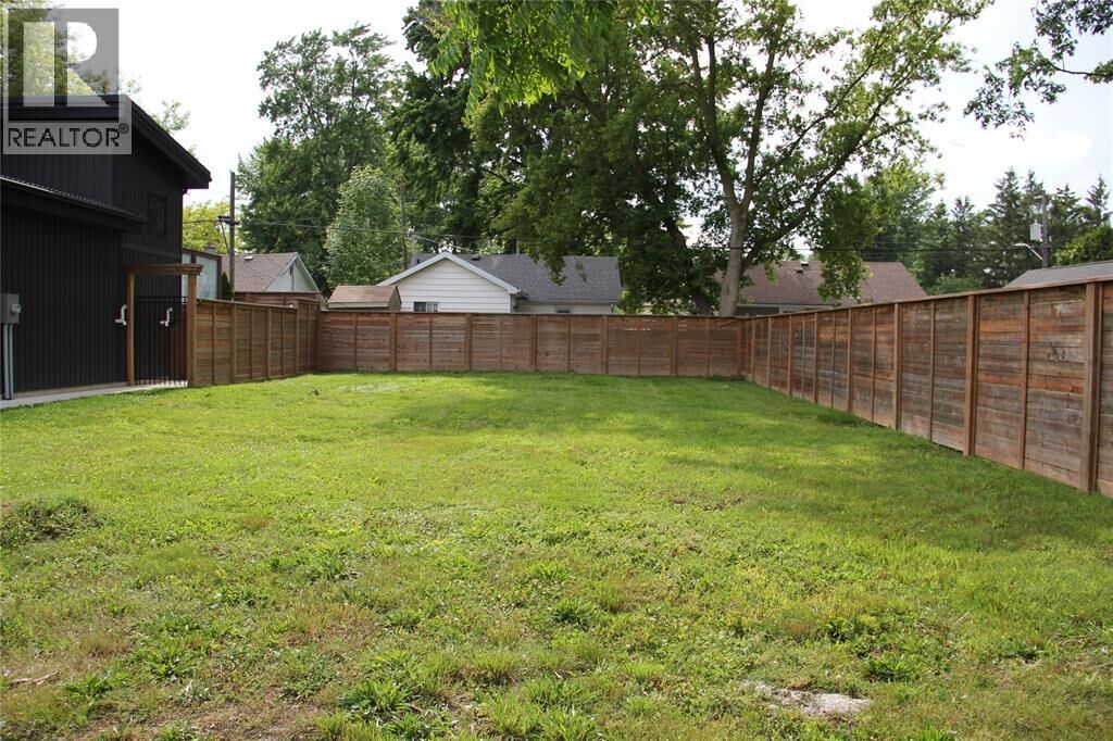 Property Photo:  1963 Franklin Avenue  ON N0N 1C0 