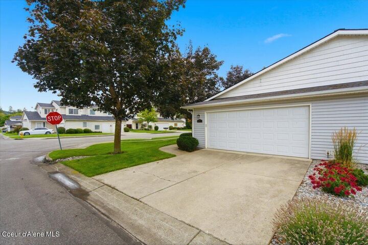 Property Photo:  190 E Jeffrey Pine Ln 2  ID 83815 