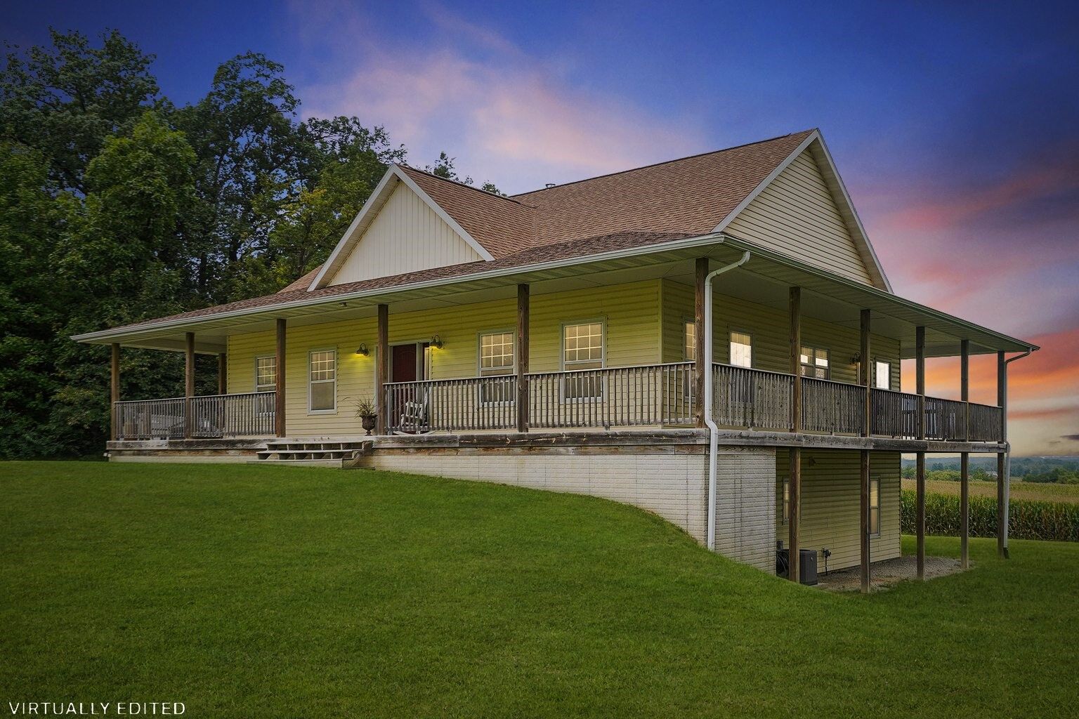 Property Photo: 5972 33rd Ave IA 52349