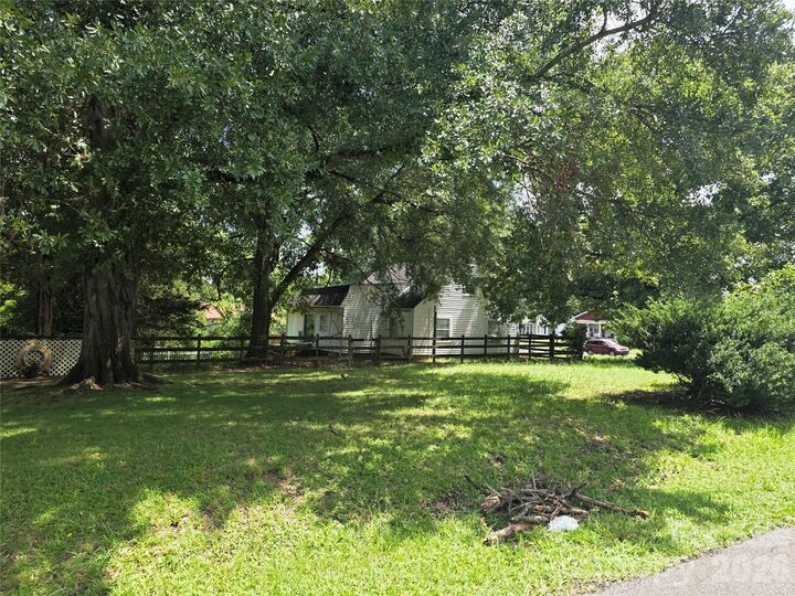 Property Photo:  204 E Trade Street  NC 28034 