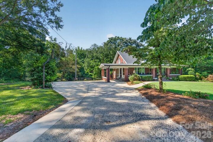 Property Photo:  1035 S Belvedere Avenue  NC 28054 