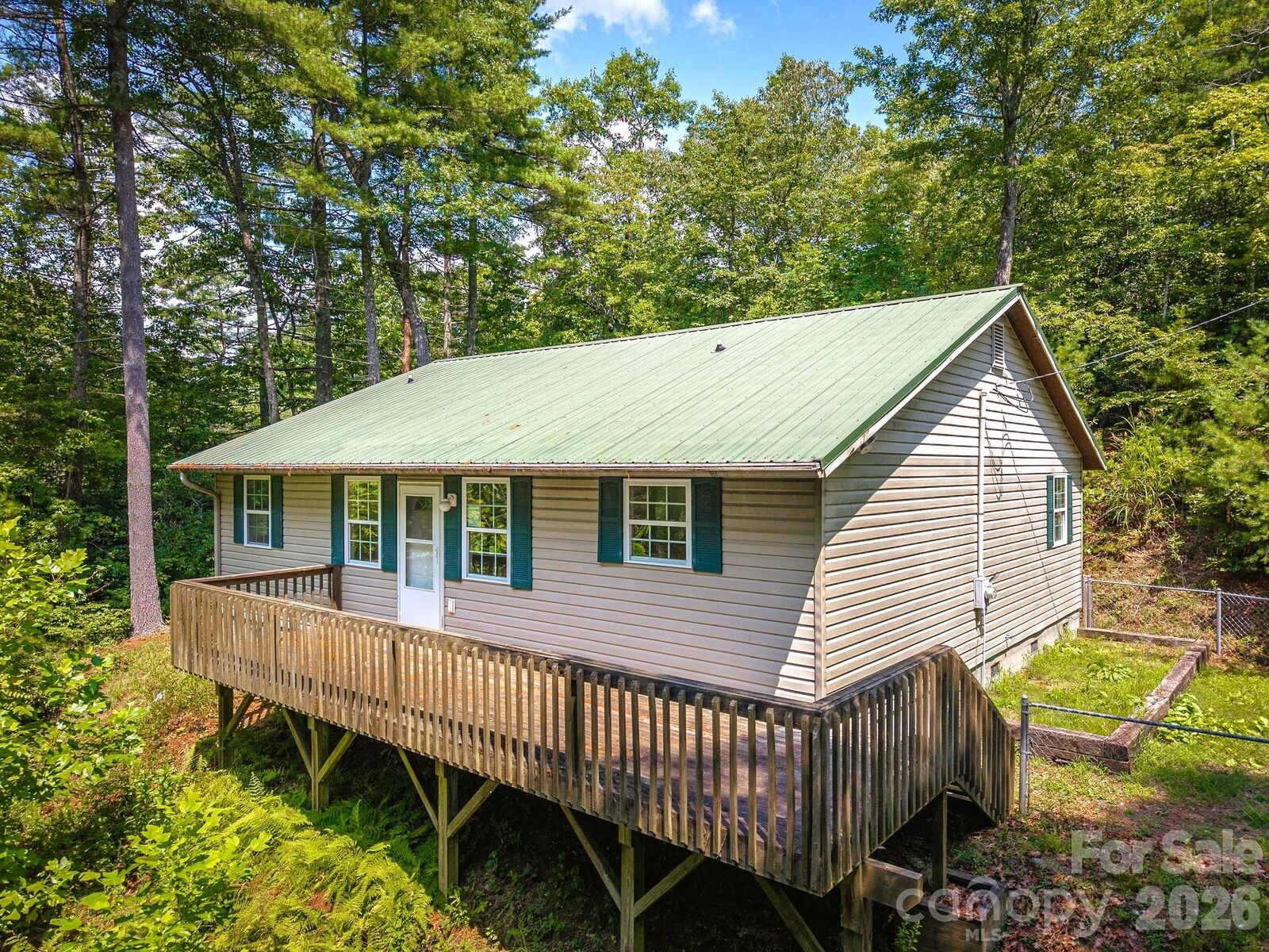 Property Photo:  269 Pinewood Knoll Drive  NC 28739 